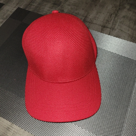 Lululemon Hat Large/XL red - Picture 1 of 4